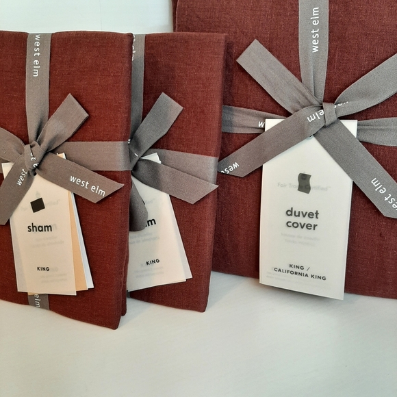 West Elm European Flax Linen King Duvet Cover & 2 King Shams Currant Red - Picture 5 of 11